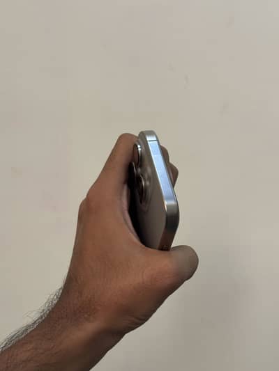 Apple iPhone 16 Pro