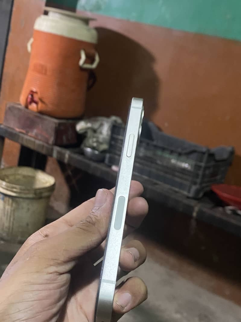 Apple iPhone 12 1
