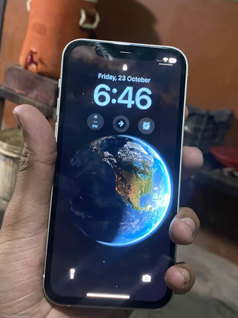 Apple iPhone 12 3