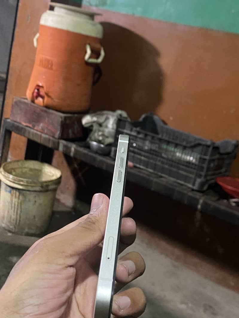 Apple iPhone 12 9