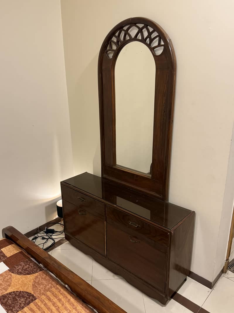 Complete bed set with side table and dressing table 2