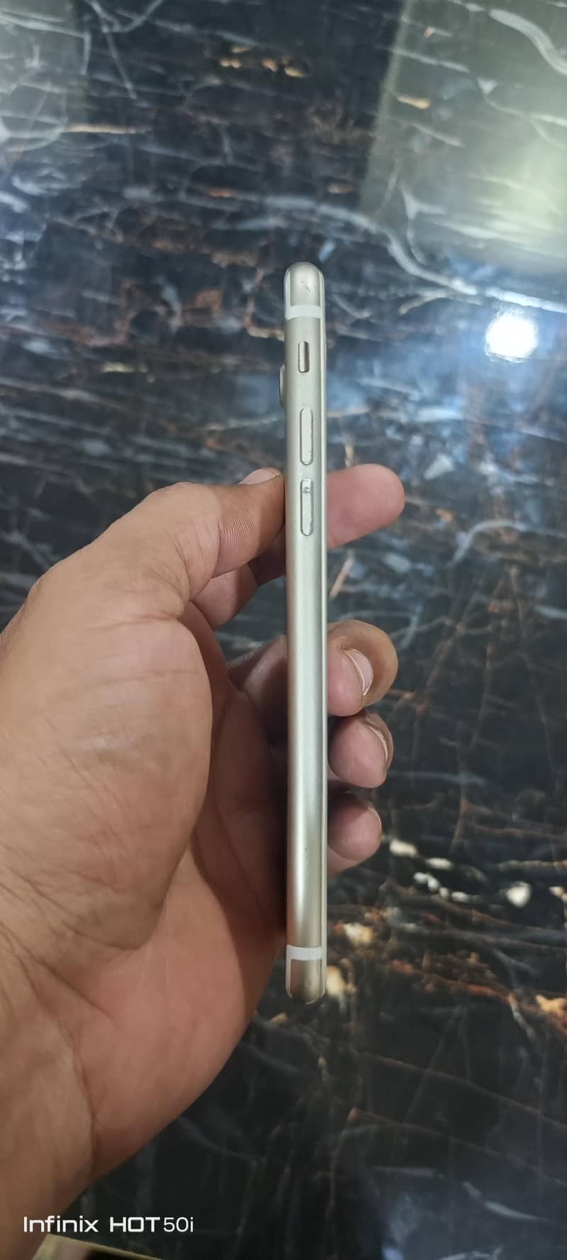 Apple iPhone 7 3