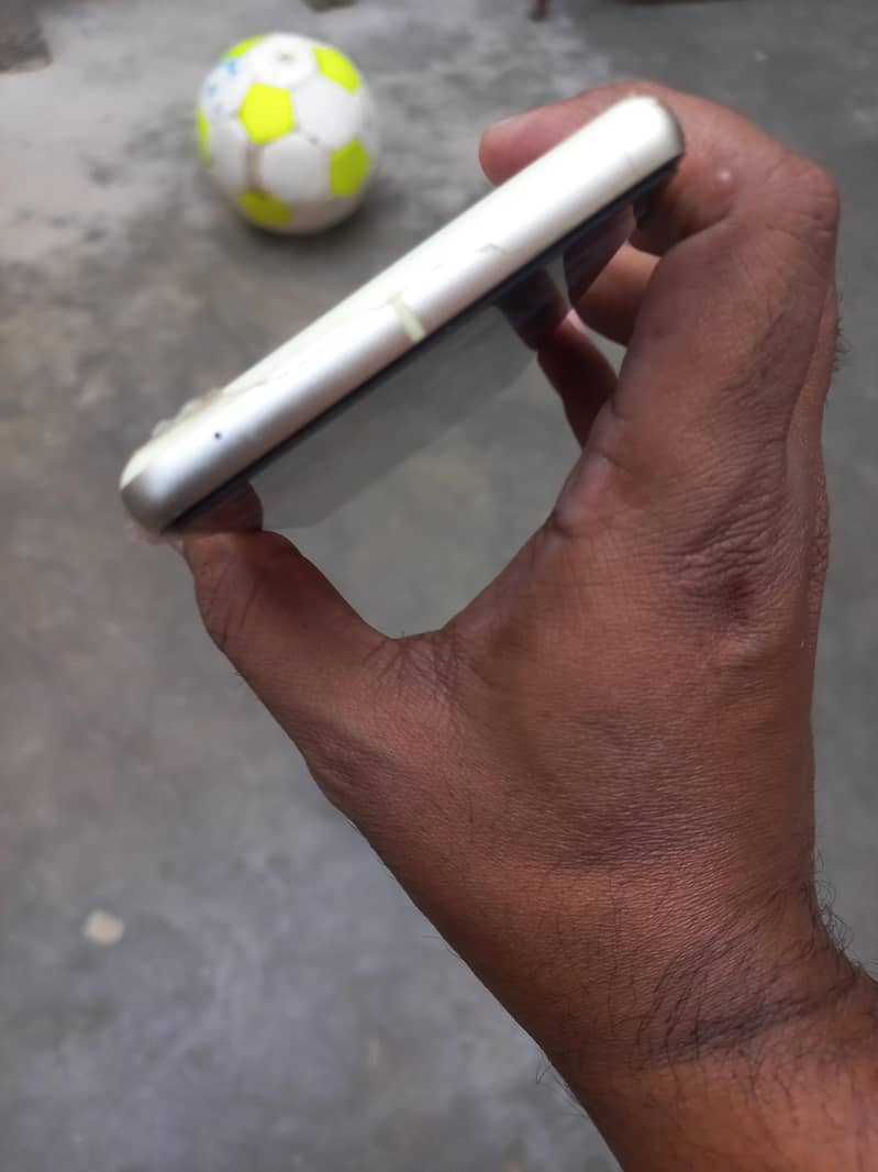 Google Pixel 7 4