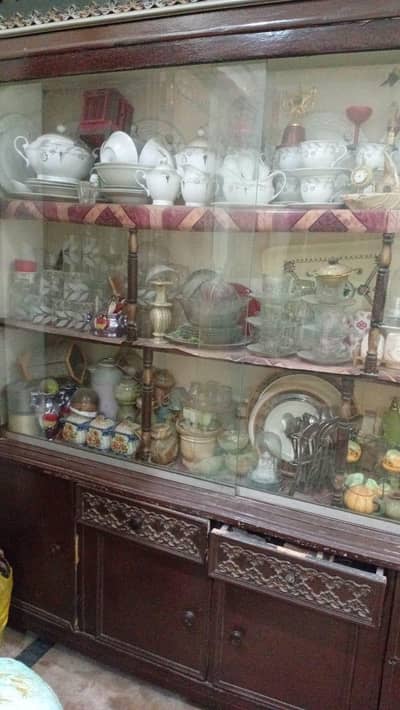 wood sho case draw repair kerwani parey gi Baqi all ok 8x10size ha
