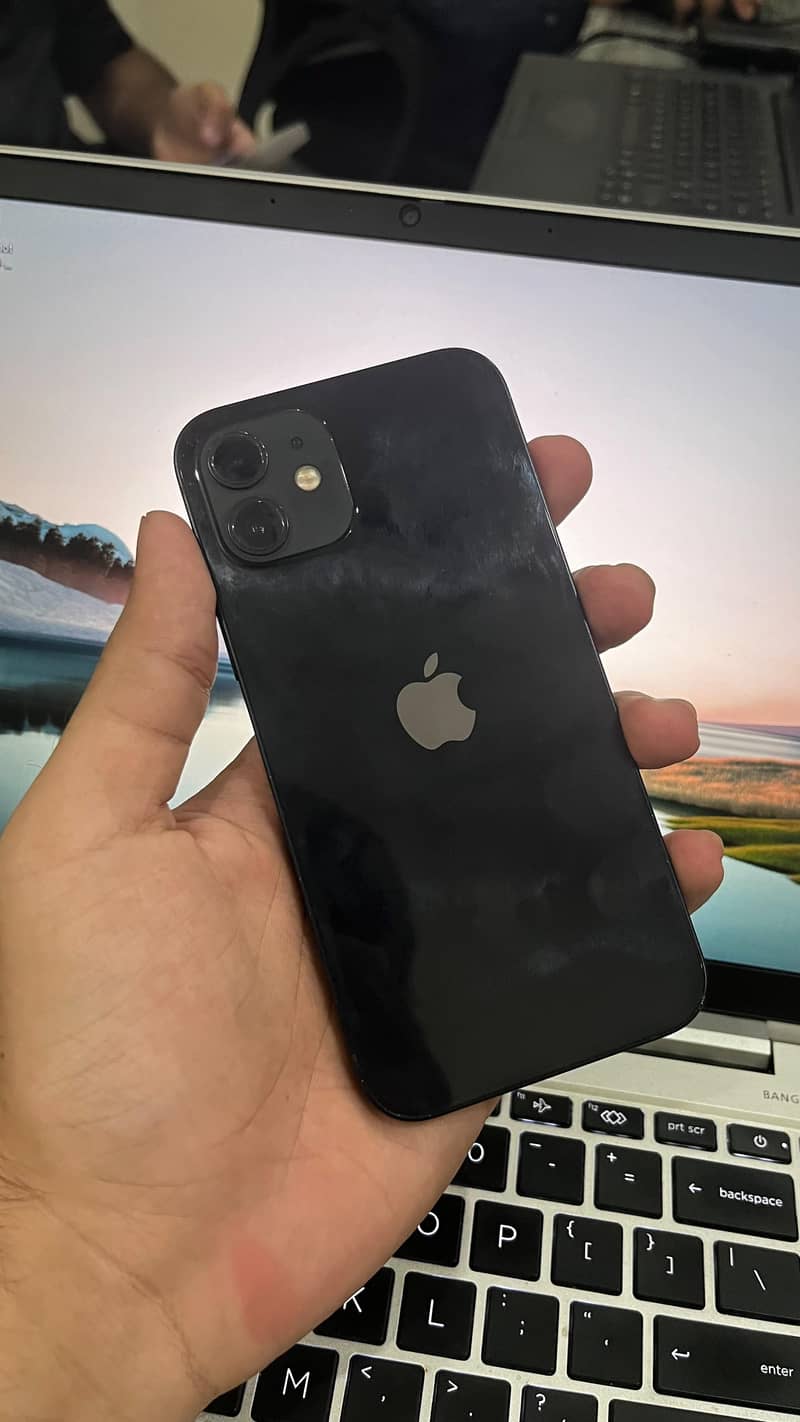 Apple iPhone 12 6