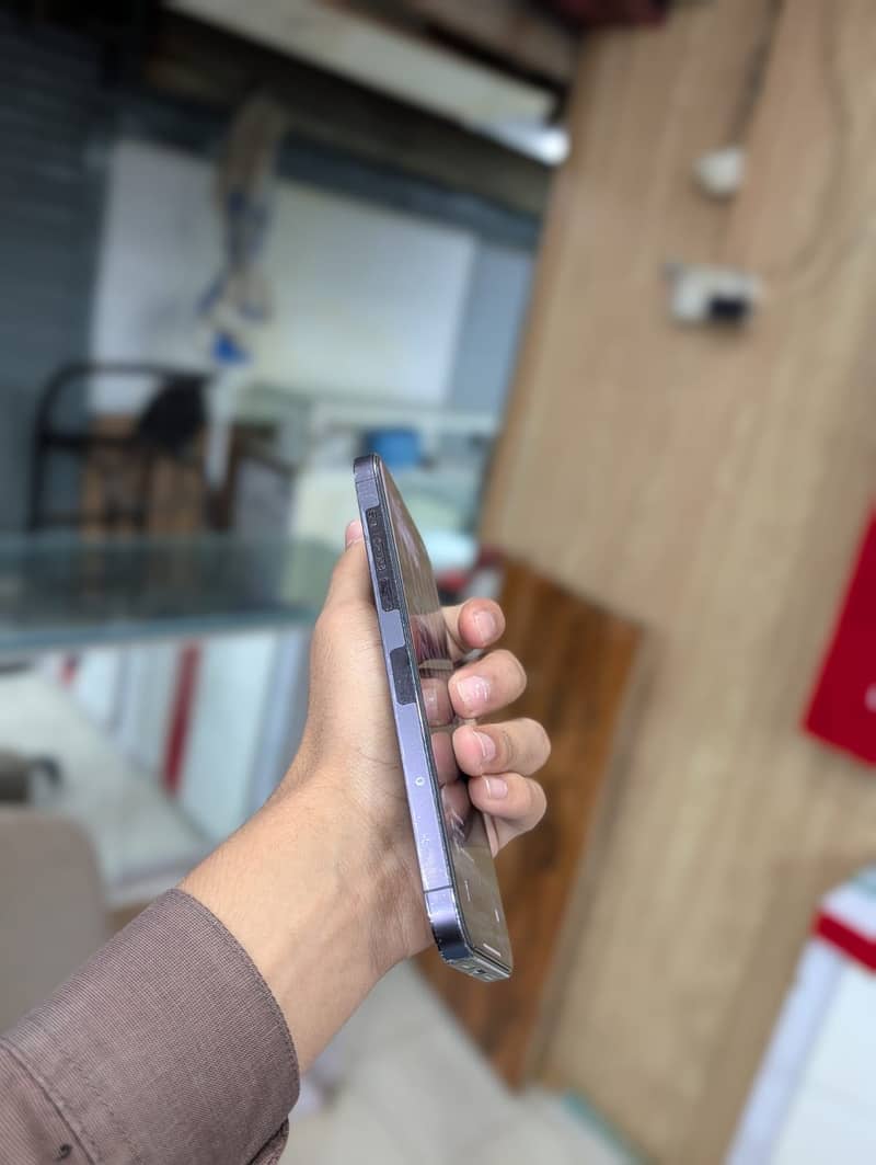 Apple iPhone 14 Pro Max 2