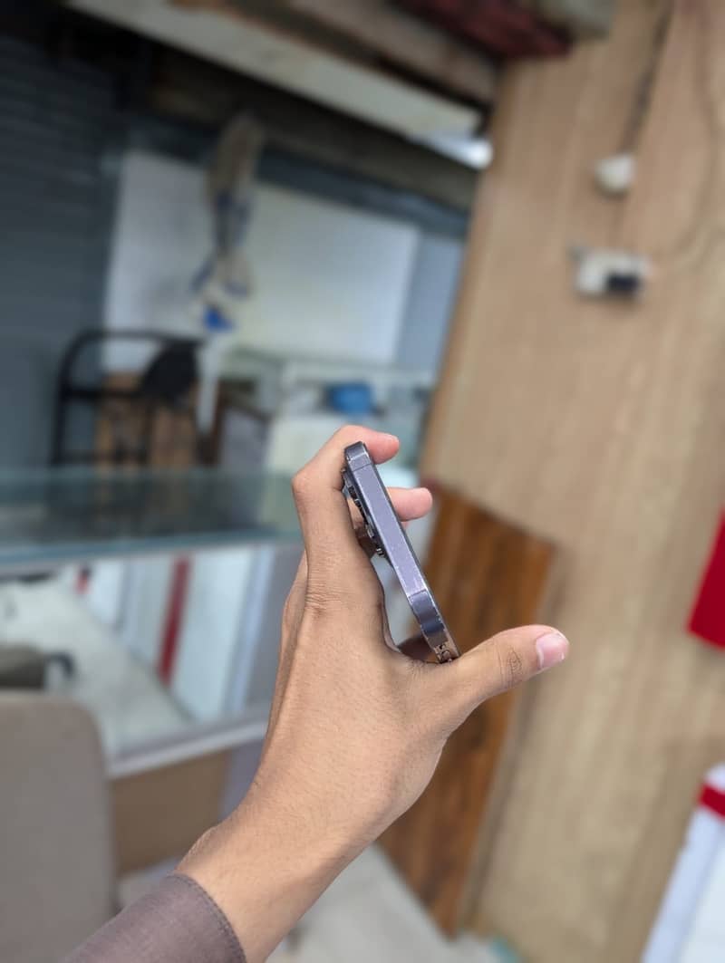 Apple iPhone 14 Pro Max 4