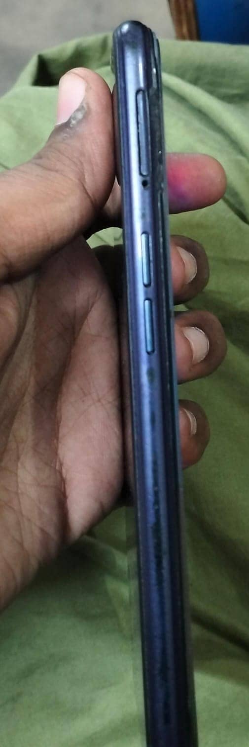 OPPO A3s 4