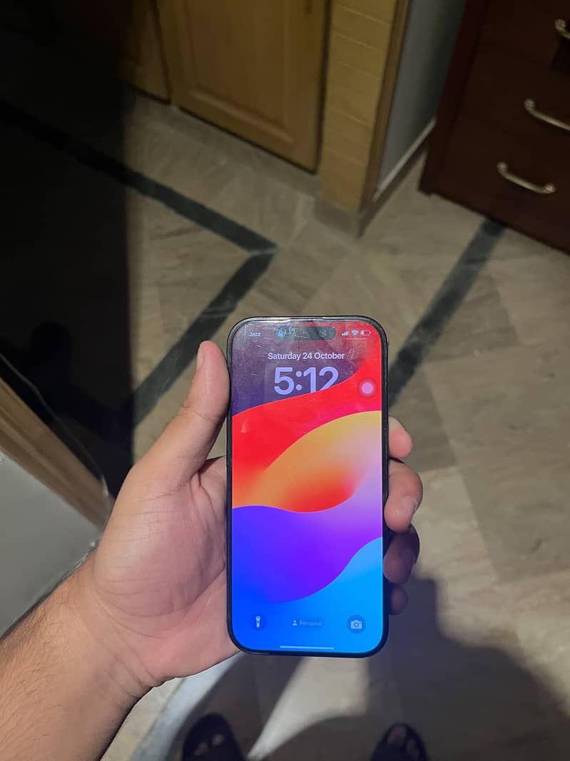 Apple iPhone 16 Pro 1