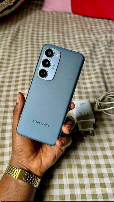 Tecno spark 40pro plus