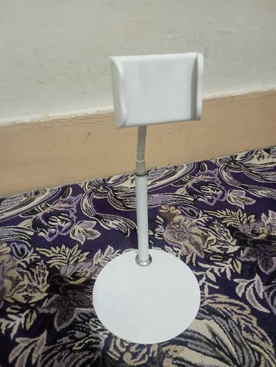 Desktop mobile phone holder stand