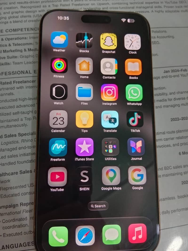 Apple iPhone 16 Pro Max 0