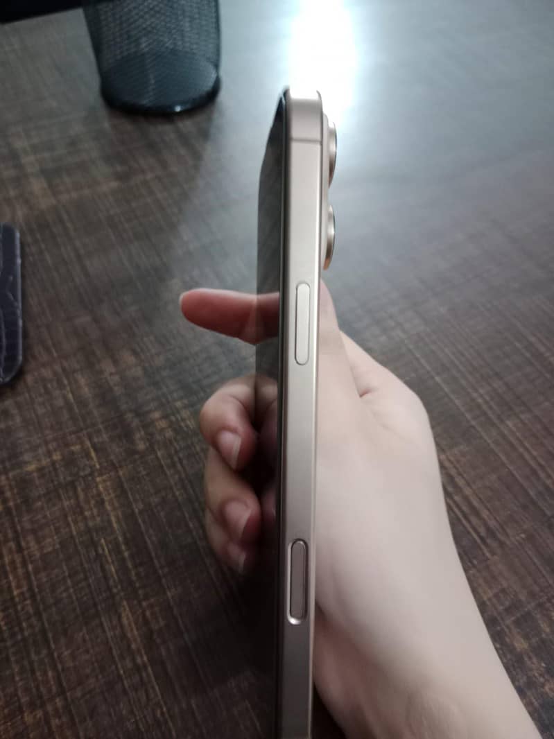 Apple iPhone 16 Pro Max 4