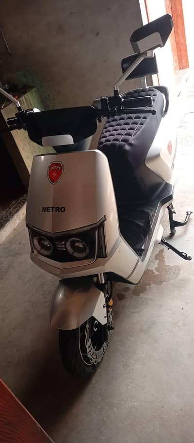 Metro M6 good condition