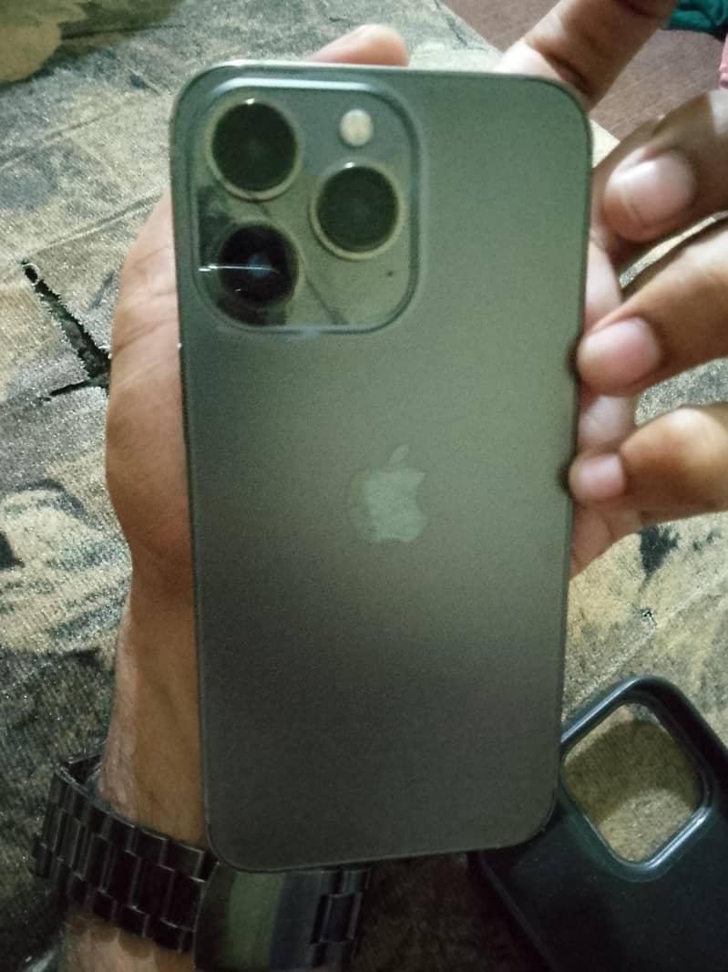 Apple iPhone 13 Pro 0