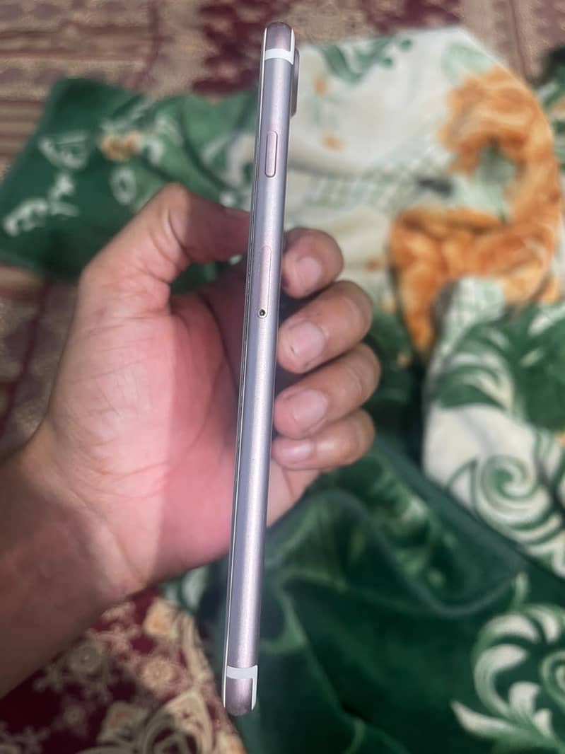 Apple iPhone 7 Plus 1