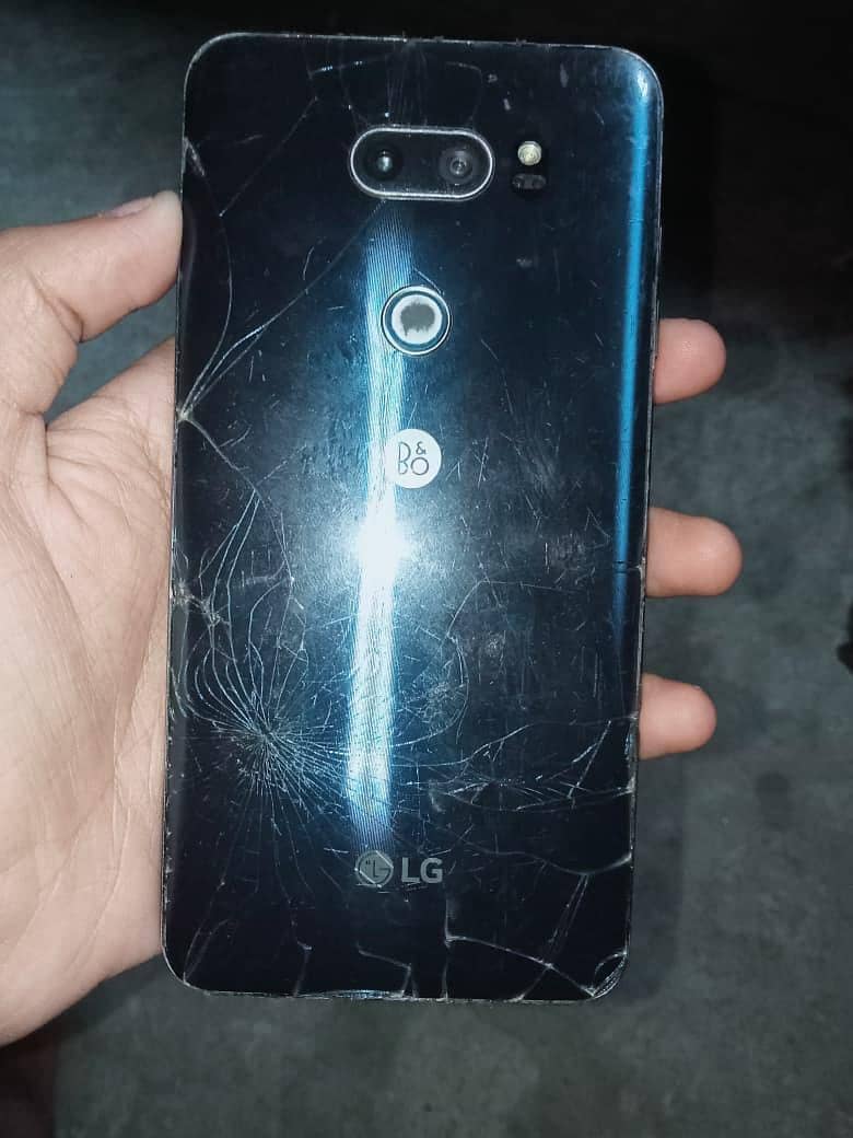 LG V30 1