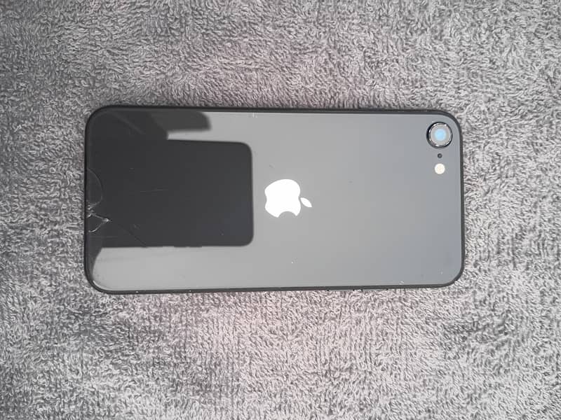 iPhone SE 2020 1
