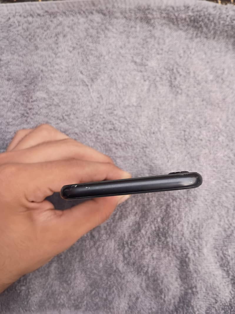 iPhone SE 2020 7
