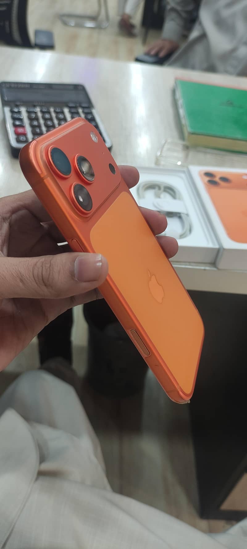 Apple iPhone 17 Pro Max 3