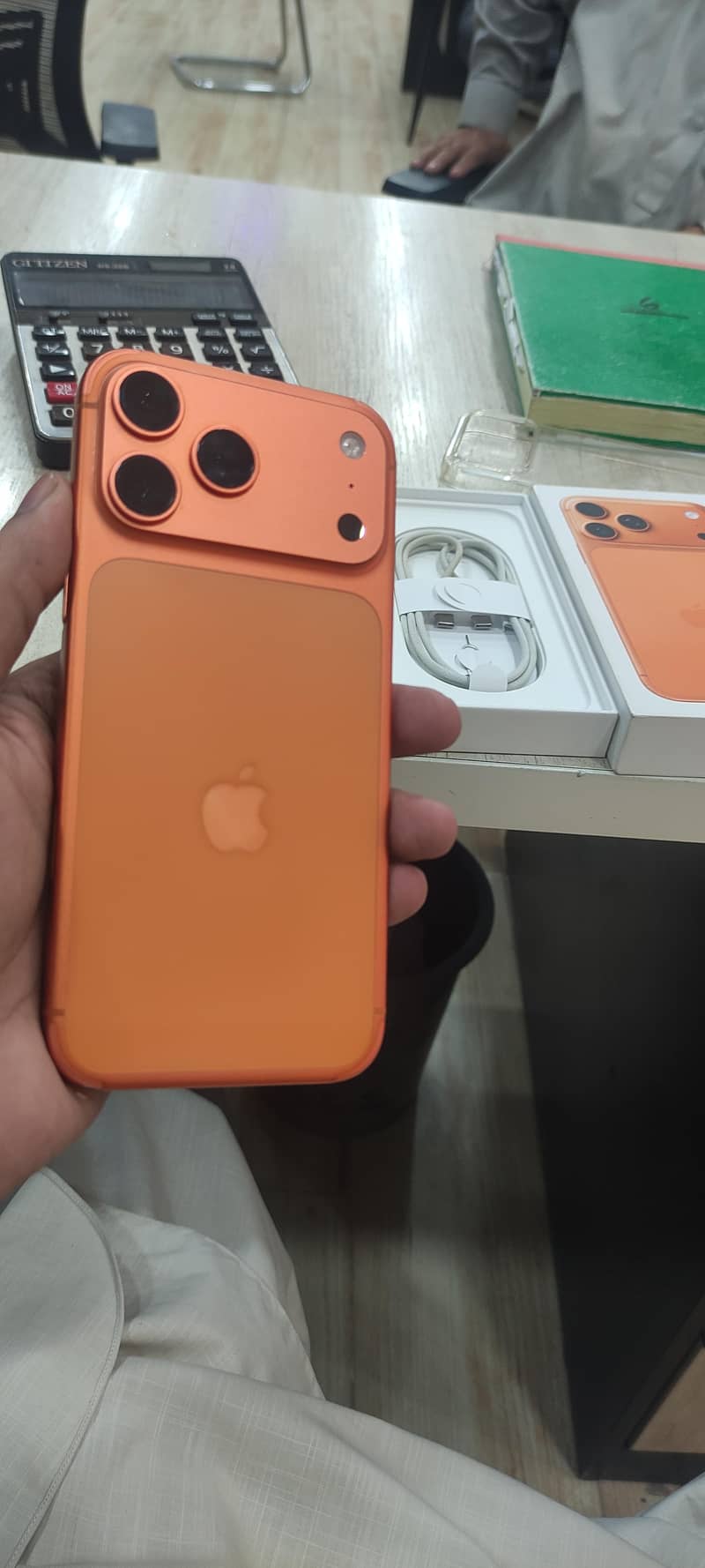 Apple iPhone 17 Pro Max 6
