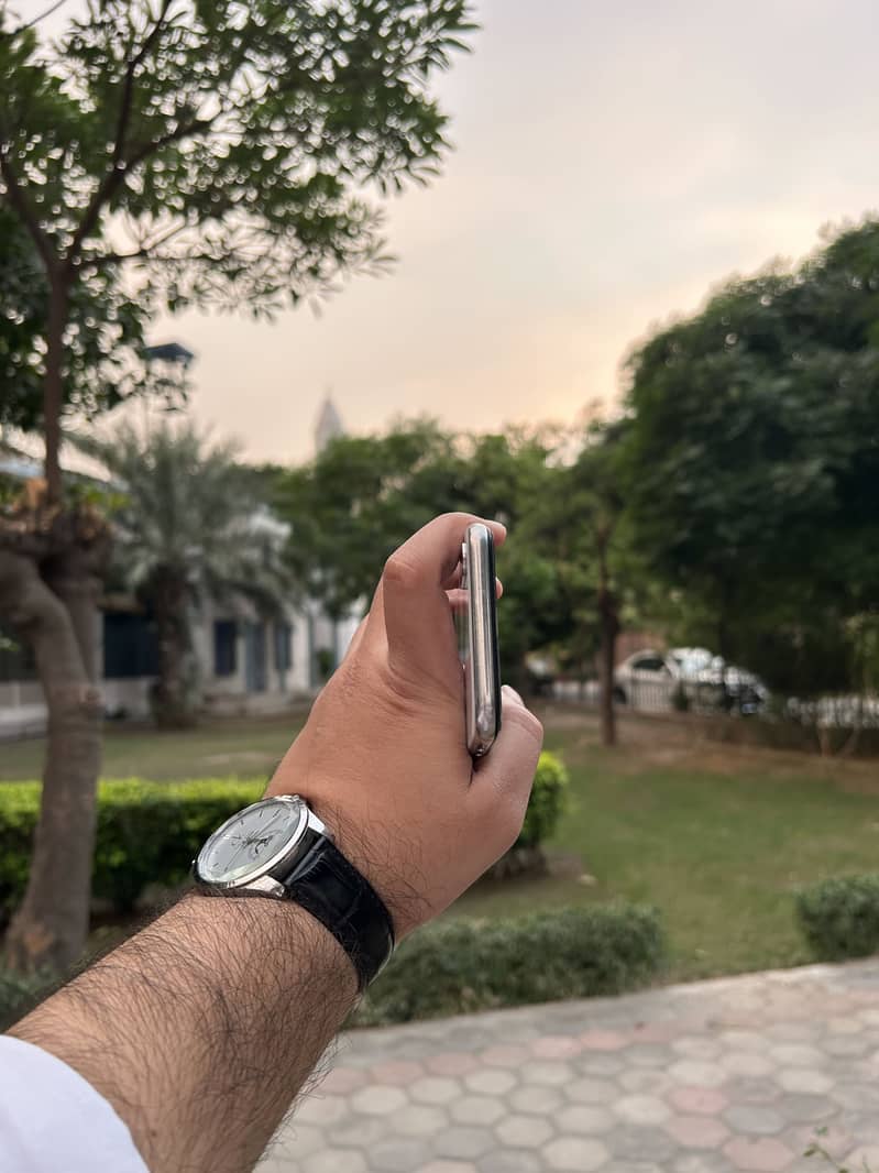 Apple iPhone X 5