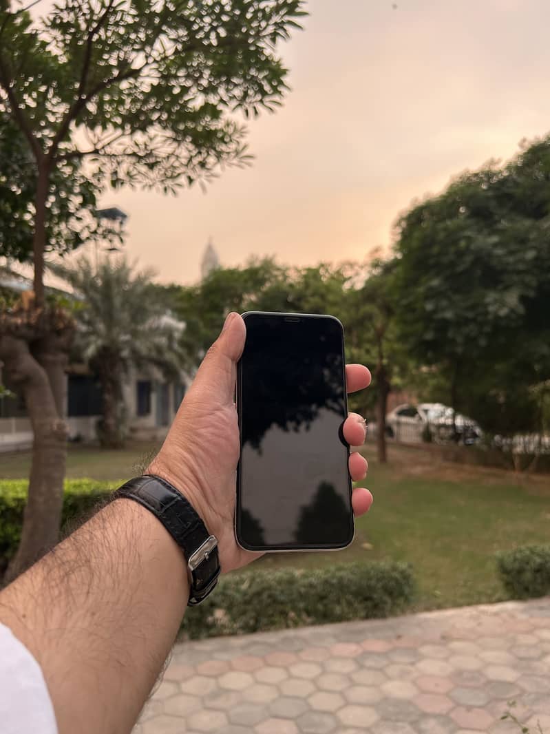 Apple iPhone X 6