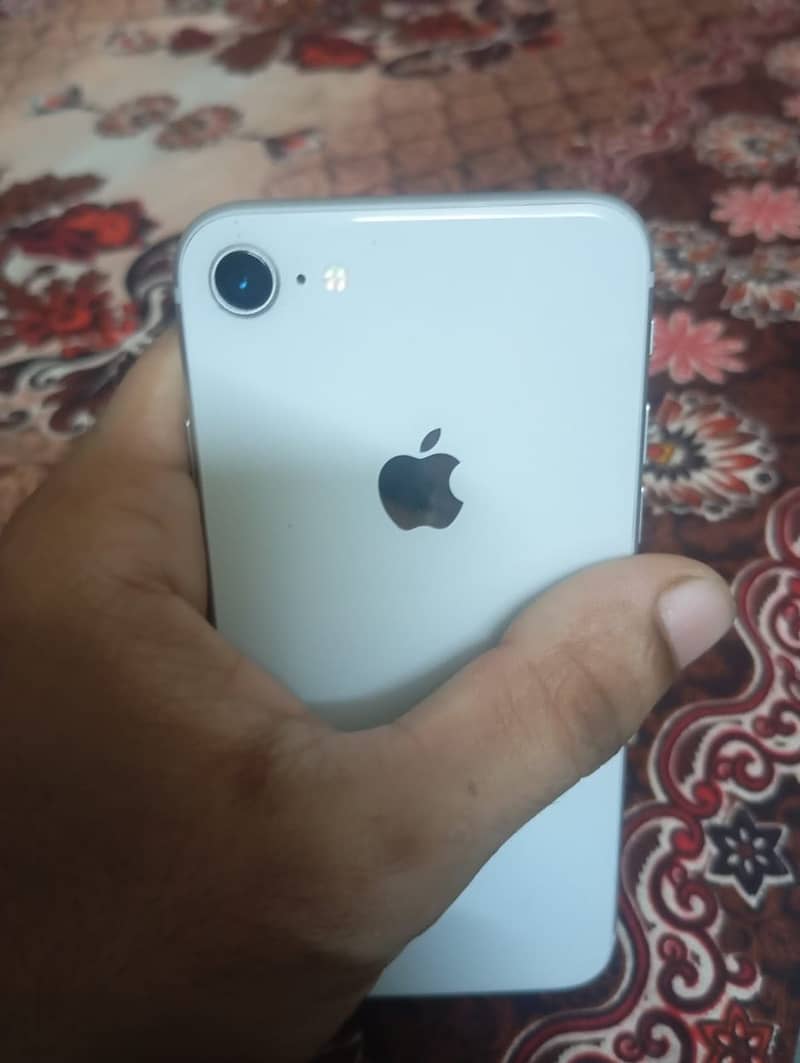Apple iPhone 8 0