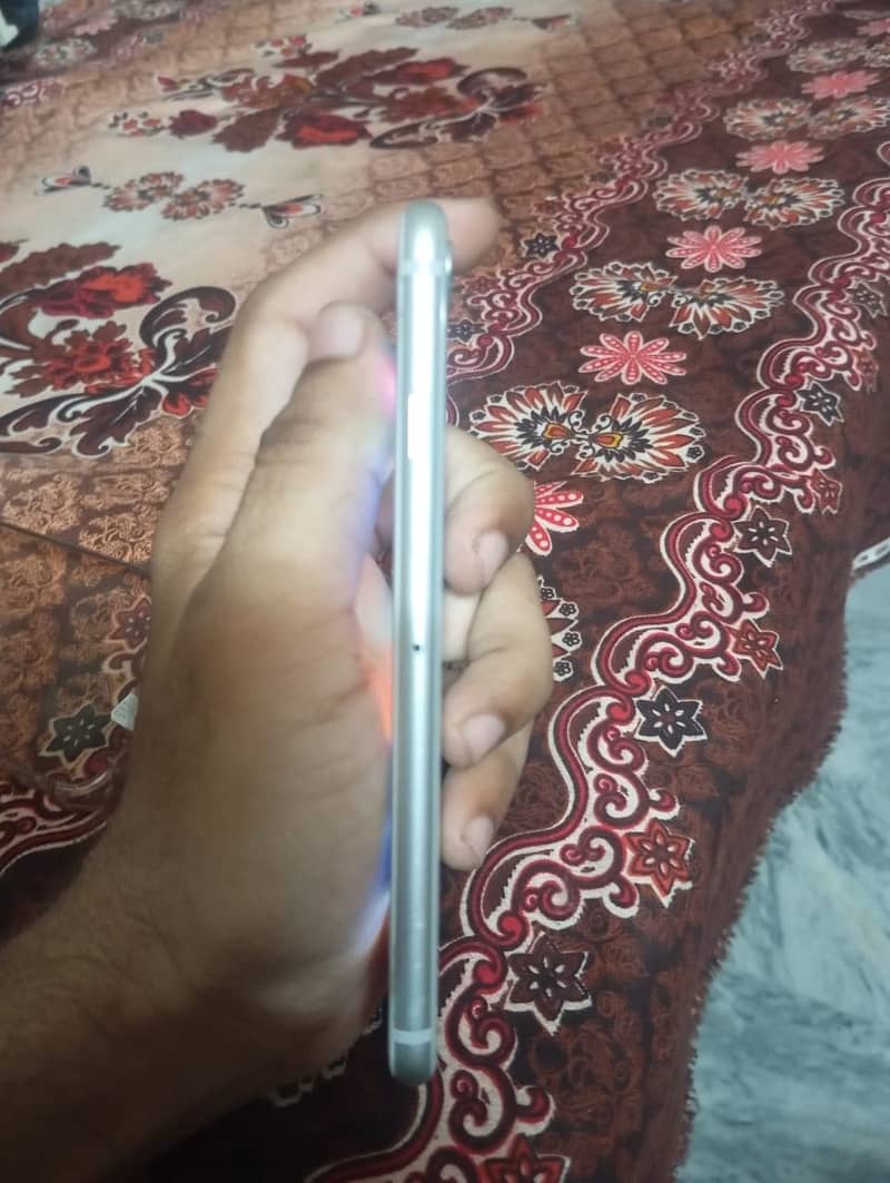 Apple iPhone 8 2