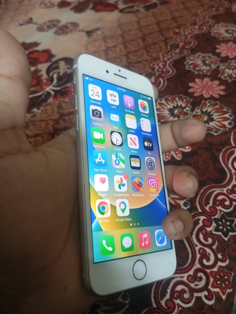 Apple iPhone 8 3