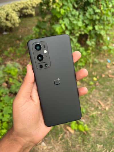 One Plus 9 Pro 12/256 dual physical approved lush condition