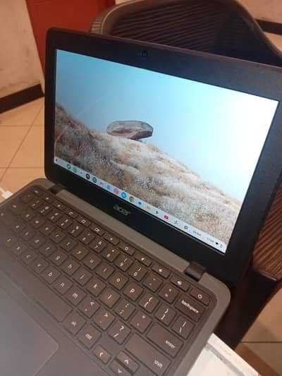 Acer Chromebook 4gb ram 32gb ssd Touch Screen.