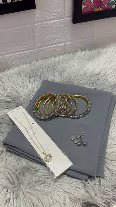 hijab,bangles,necklace,pins