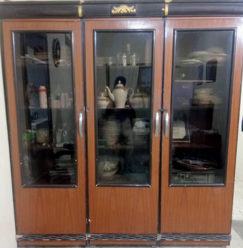 3 door divider, dressing table 2