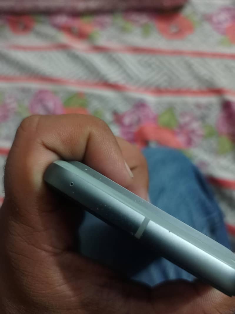 Google Pixel 8 2