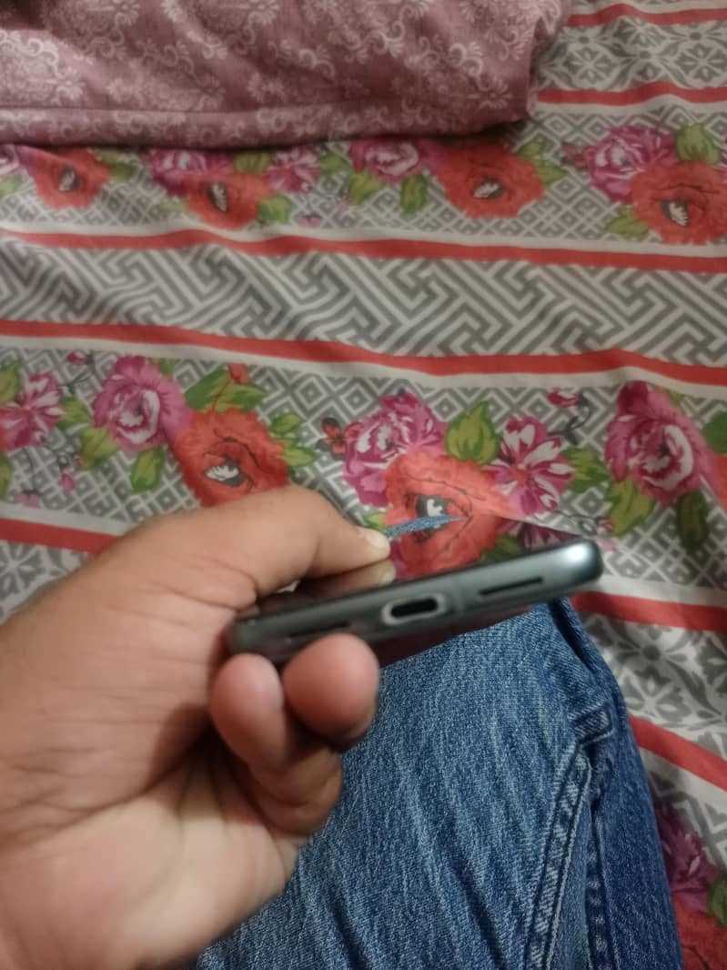 Google Pixel 8 3