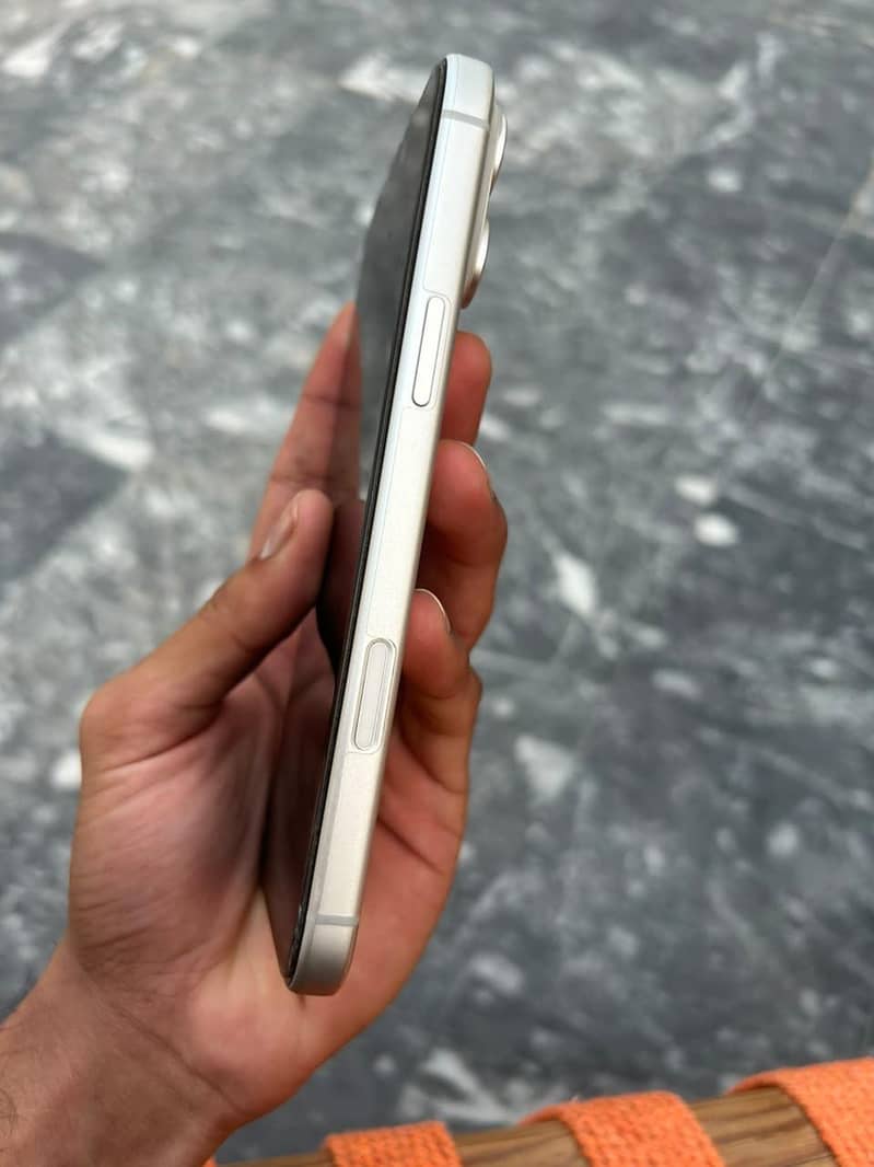 Apple iPhone 17 Pro Max 3