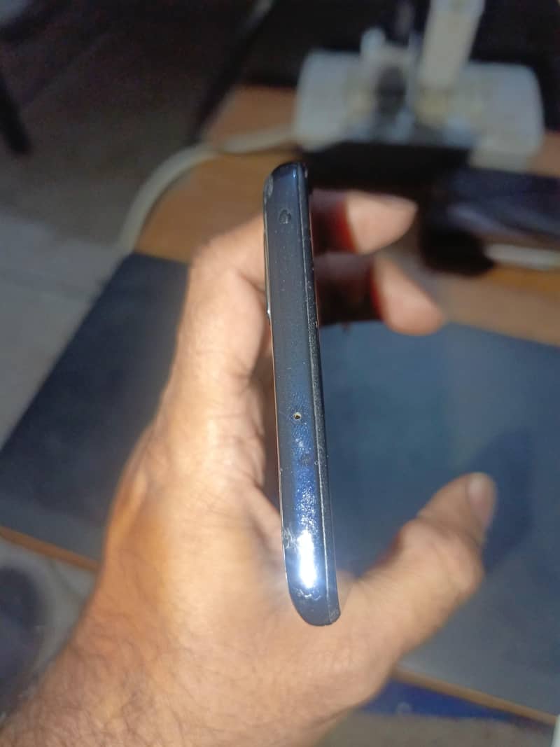 Samsung Mobile A71 6