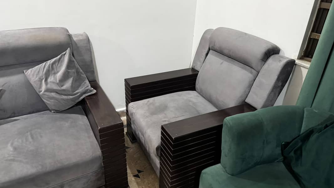 Sofa 7 sitter 1