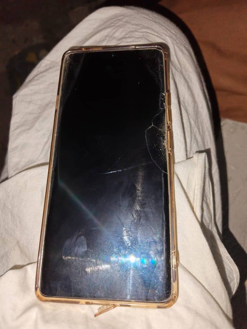 Tecno CAMON 40 Pro 0