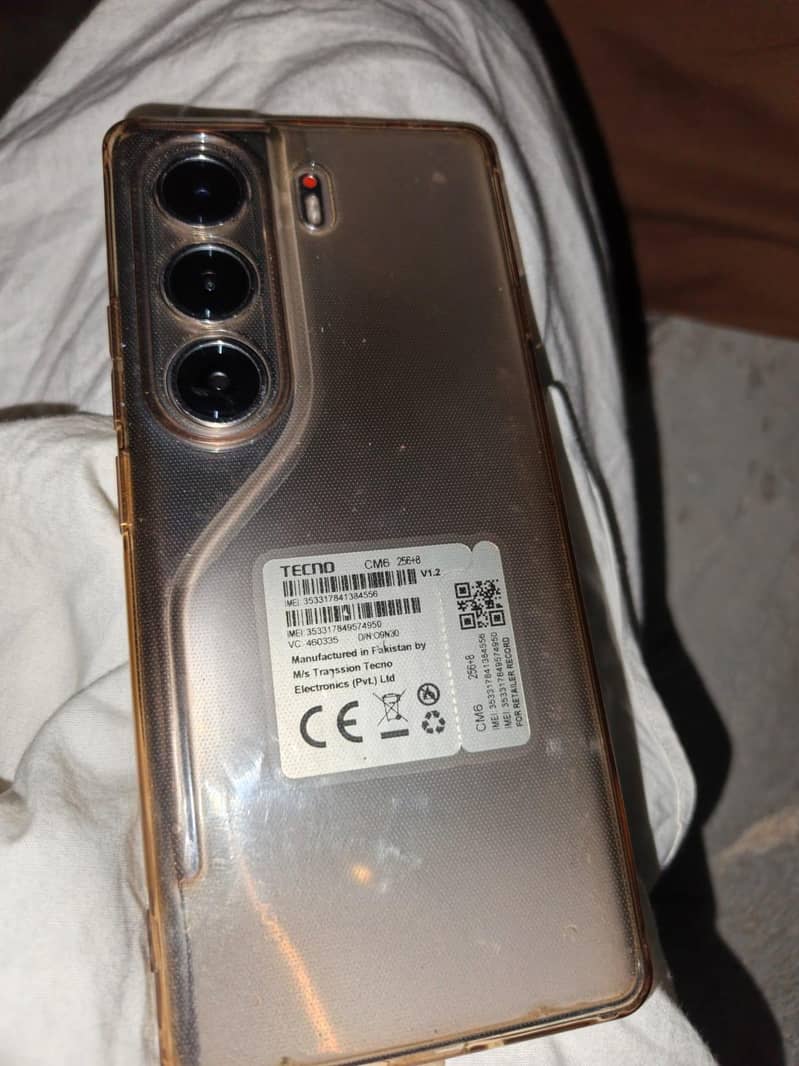 Tecno CAMON 40 Pro 1