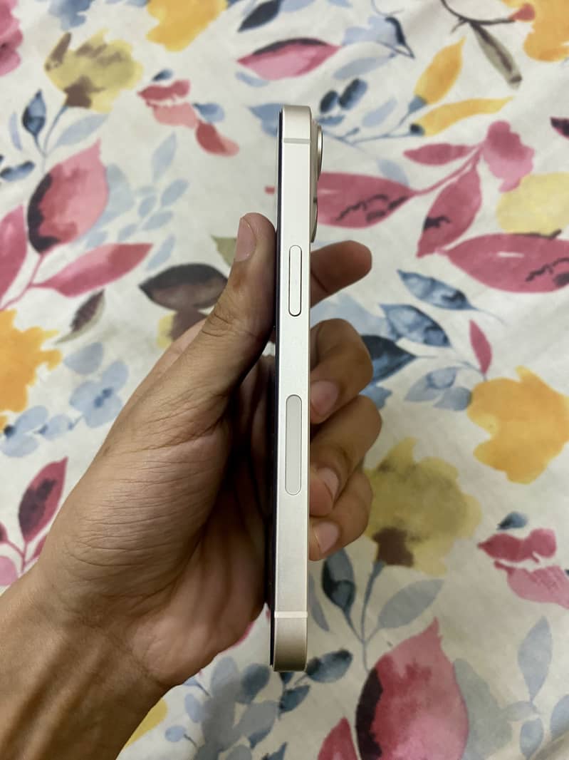 Apple iPhone 14 3
