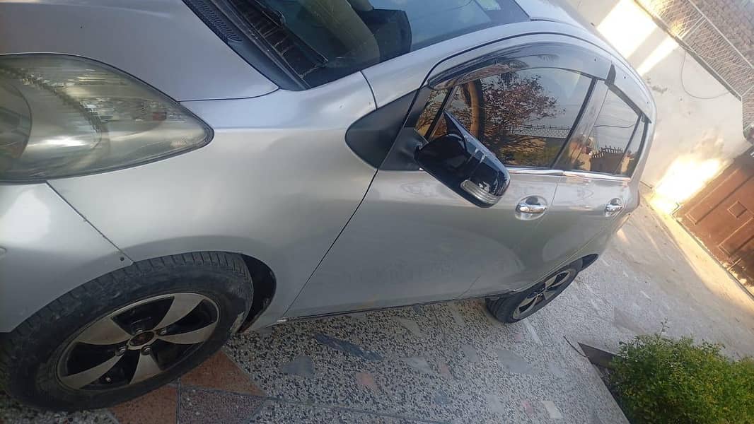 Toyota Vitz 2012 3