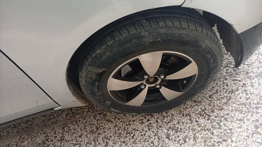 Toyota Vitz 2012 6