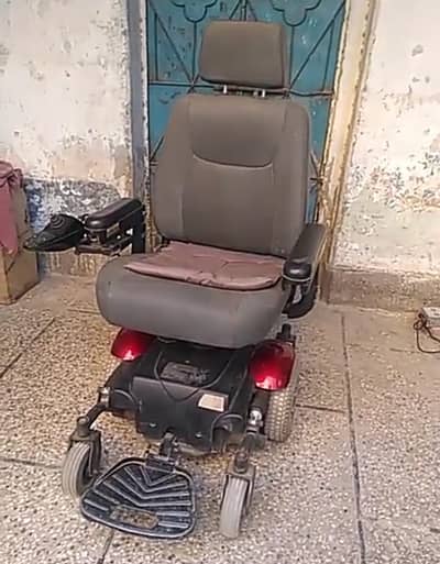 Dalton mid wheel drive wheelchair