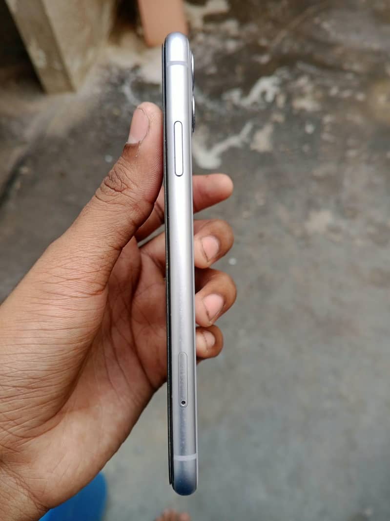 Apple iPhone 11 1