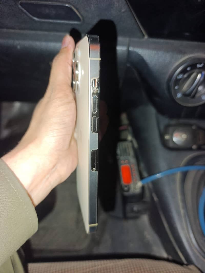 Apple iPhone 14 Pro Max 4