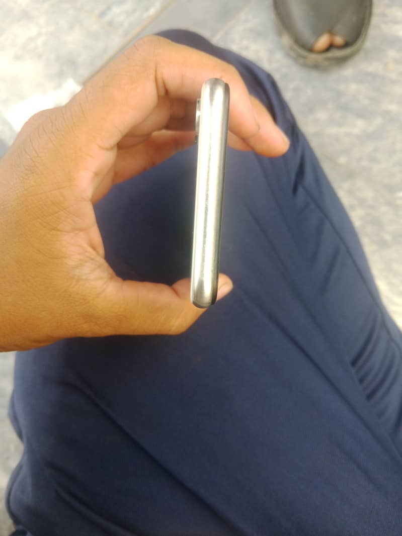Apple iPhone X 3
