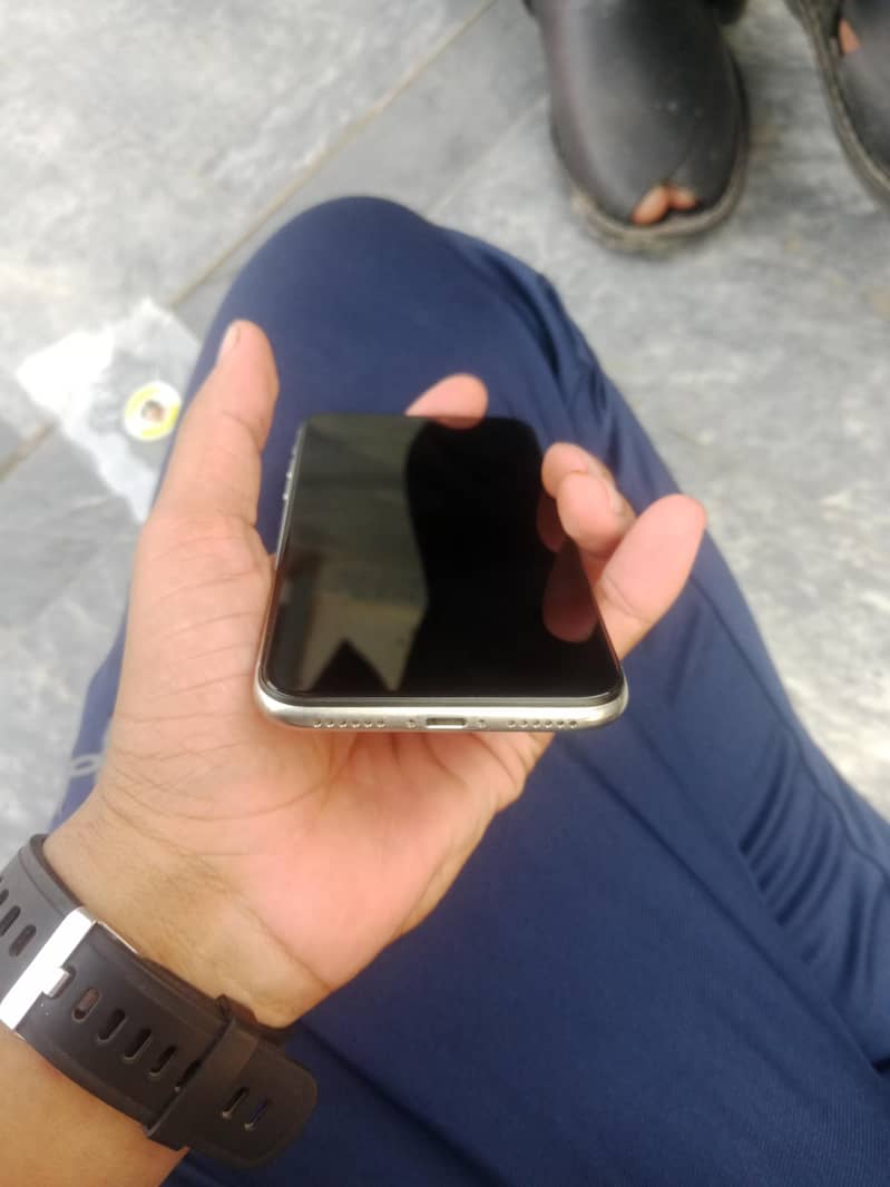 Apple iPhone X 5