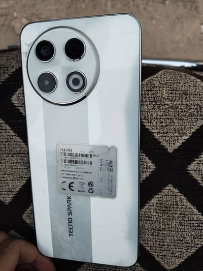 Tecno 30 sprak pro